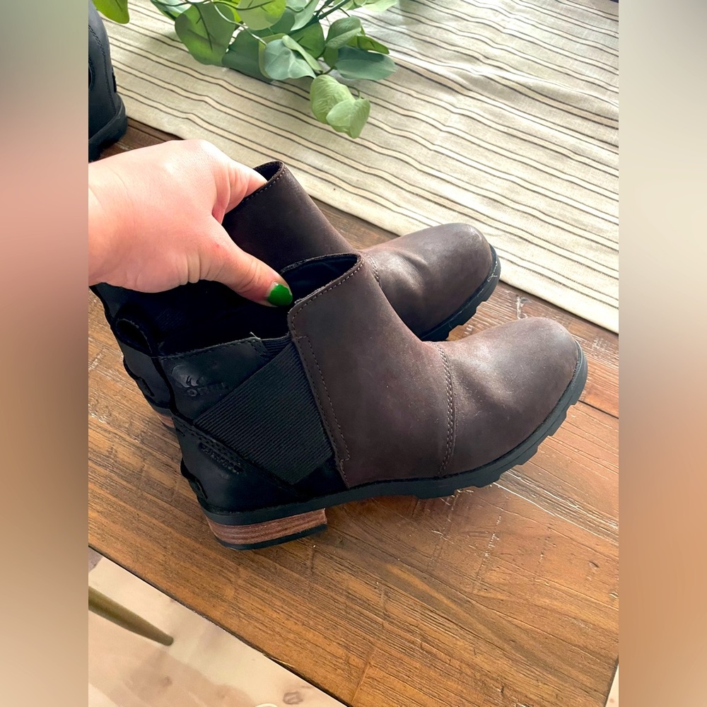 Emelie Colorblock Bootie - Picture 2 of 3